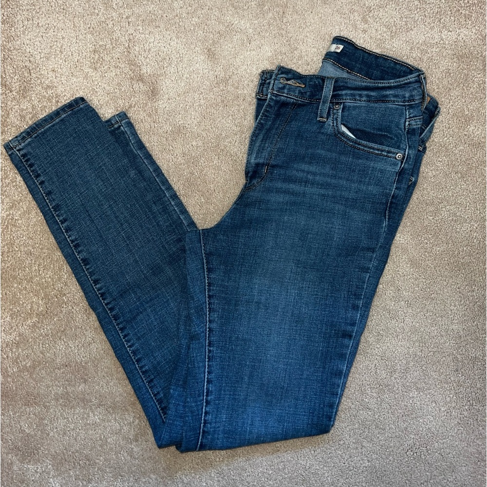 Levi’s Blue HighRise Skinny Size 26
